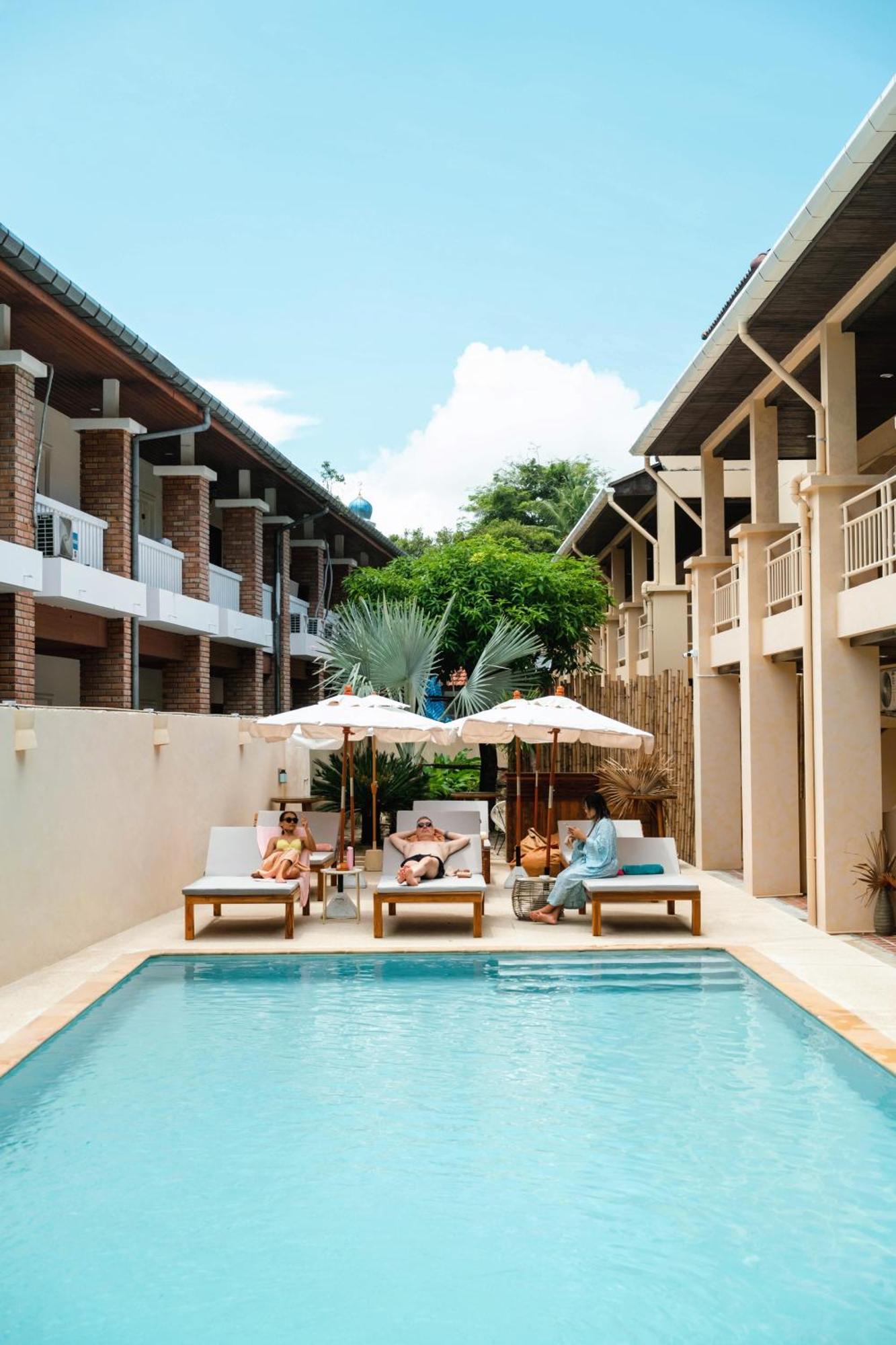 Casa Solana Hotell Patong Exteriör bild